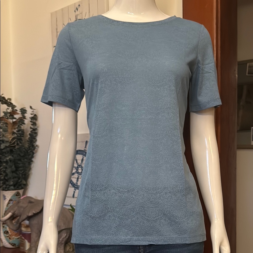 NWT northern reflections size small Blue Women's Top
